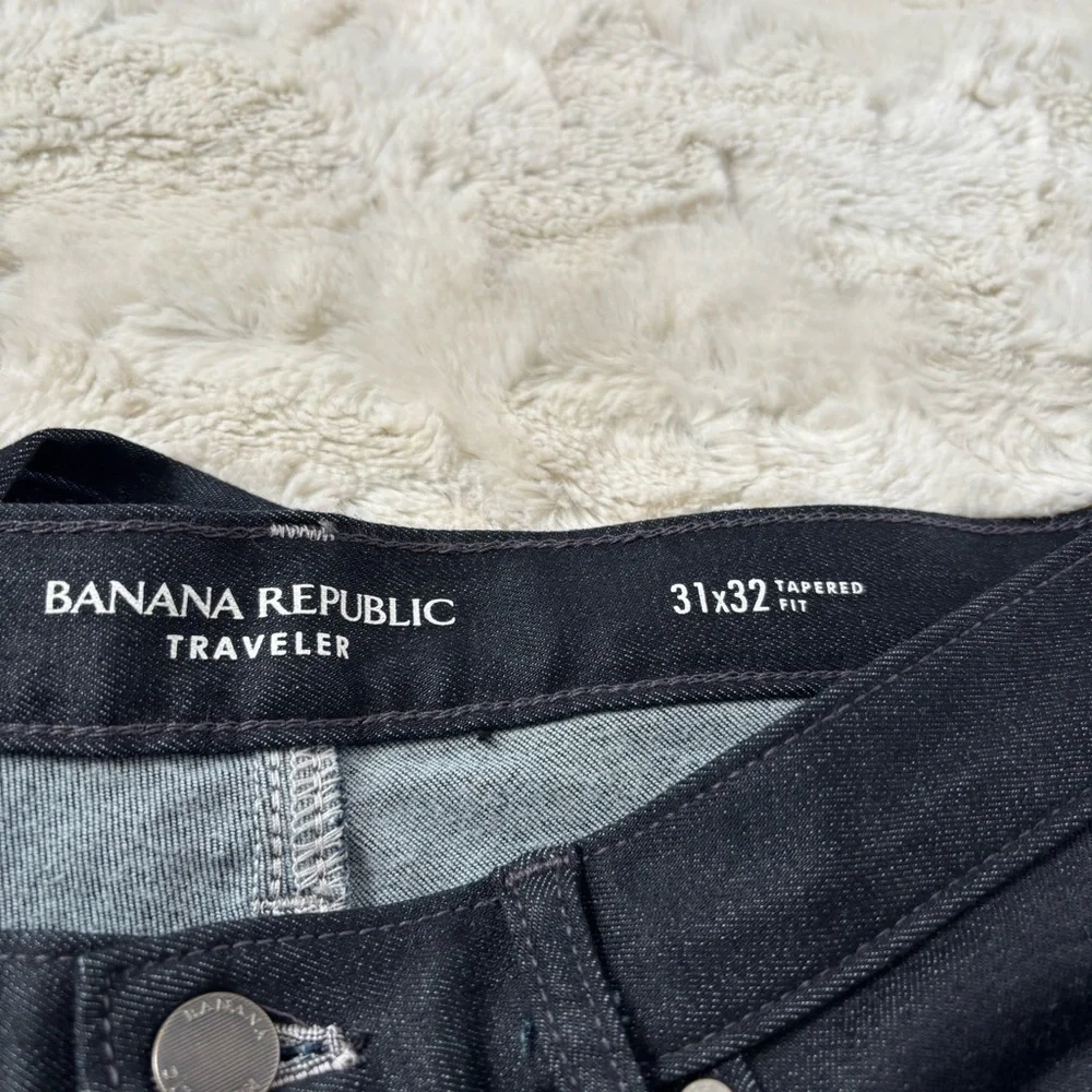 Banana Republic Men's Size 31x32 Blue Tapered Fit Traveler Jeans